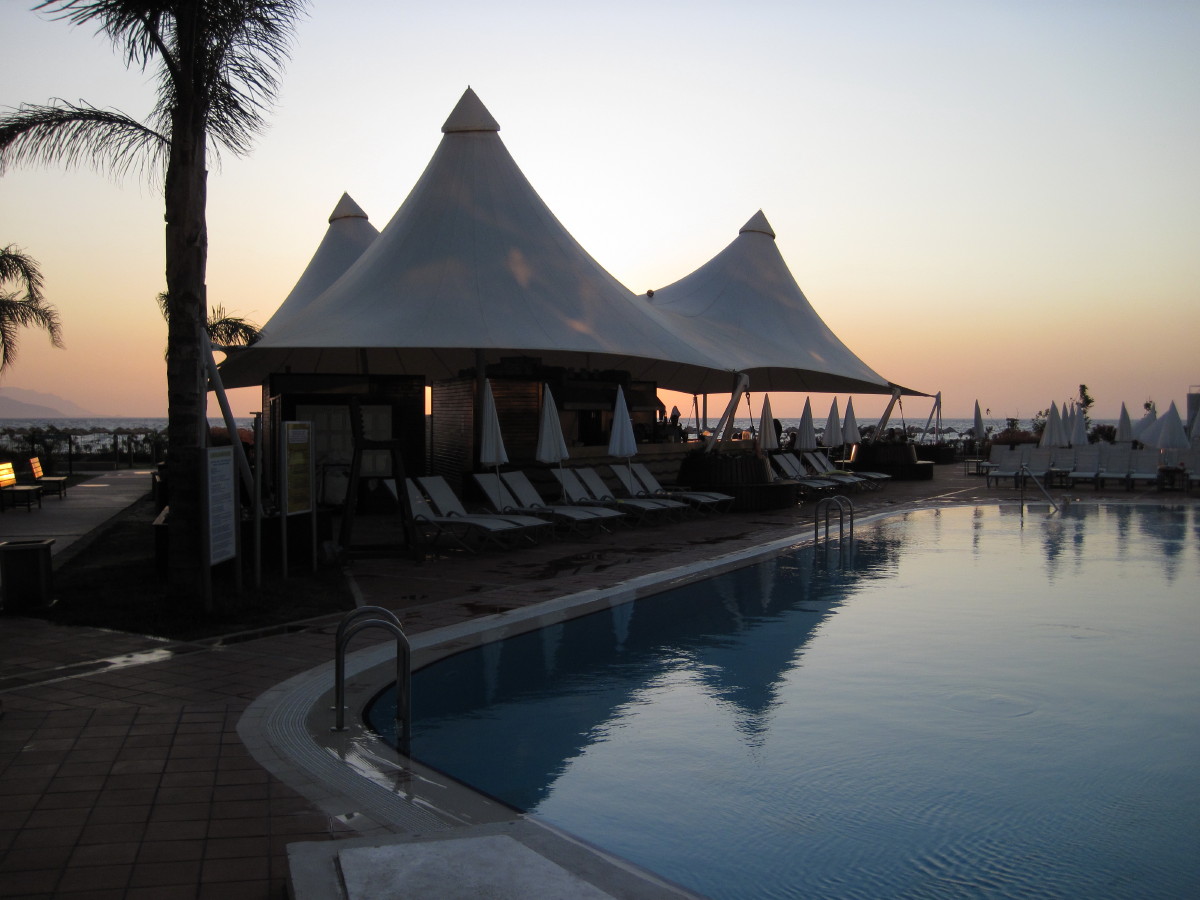 Hotel Grand Belish - Grand Belish - bar nad basenem