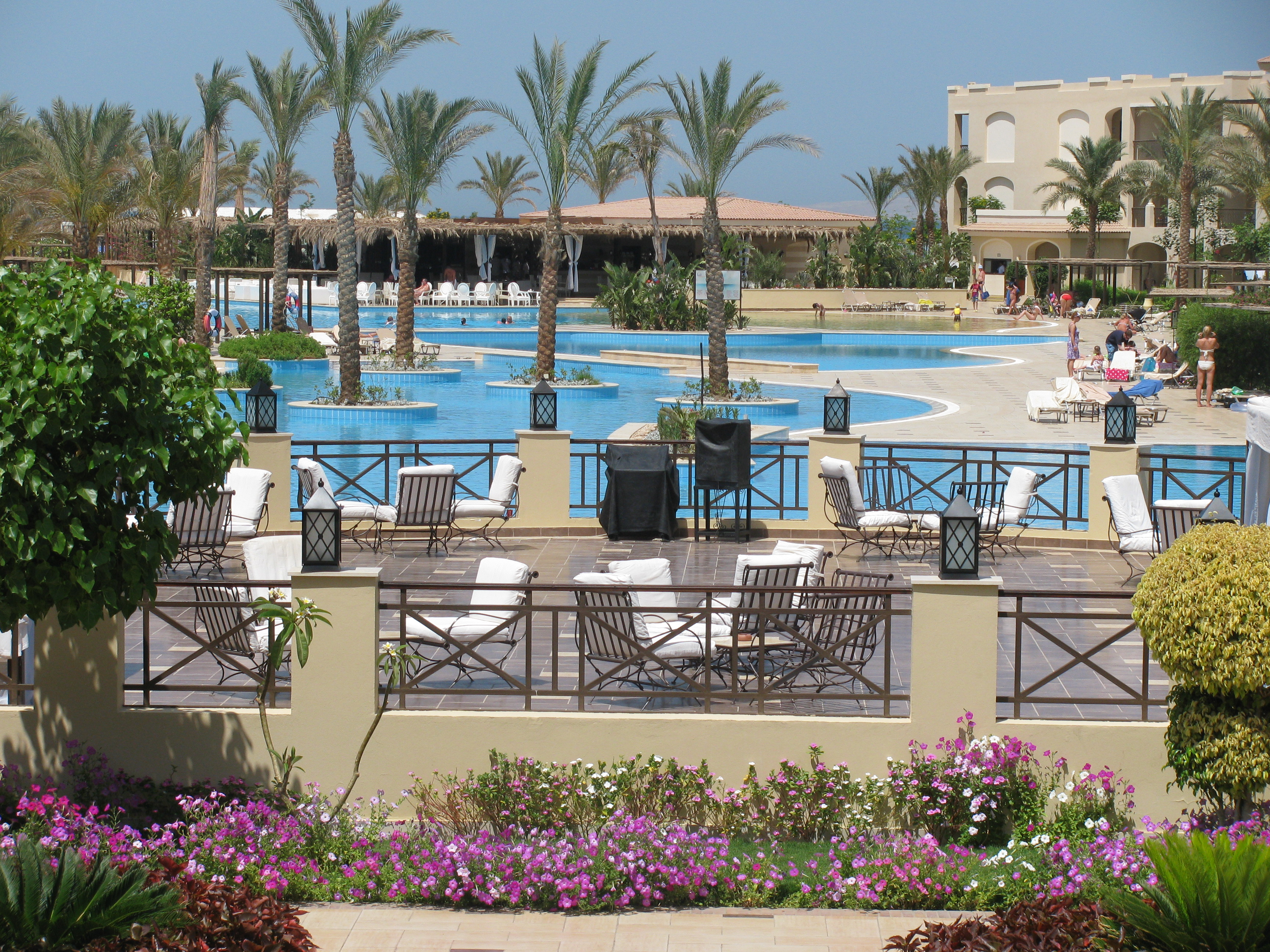Hotel Iberotel Aquamarine - Widok na centralna czesc hotelu